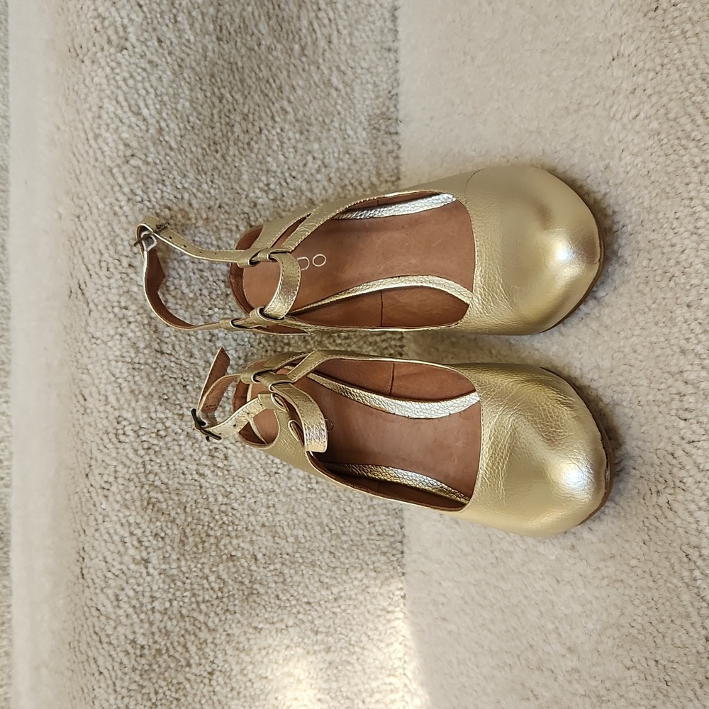 Shoes - Picture 5 of 5